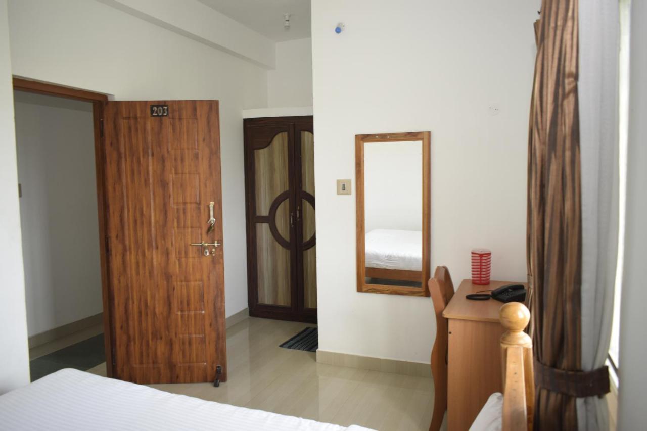 Haleemas Residency Hotel Karaikal Exterior photo